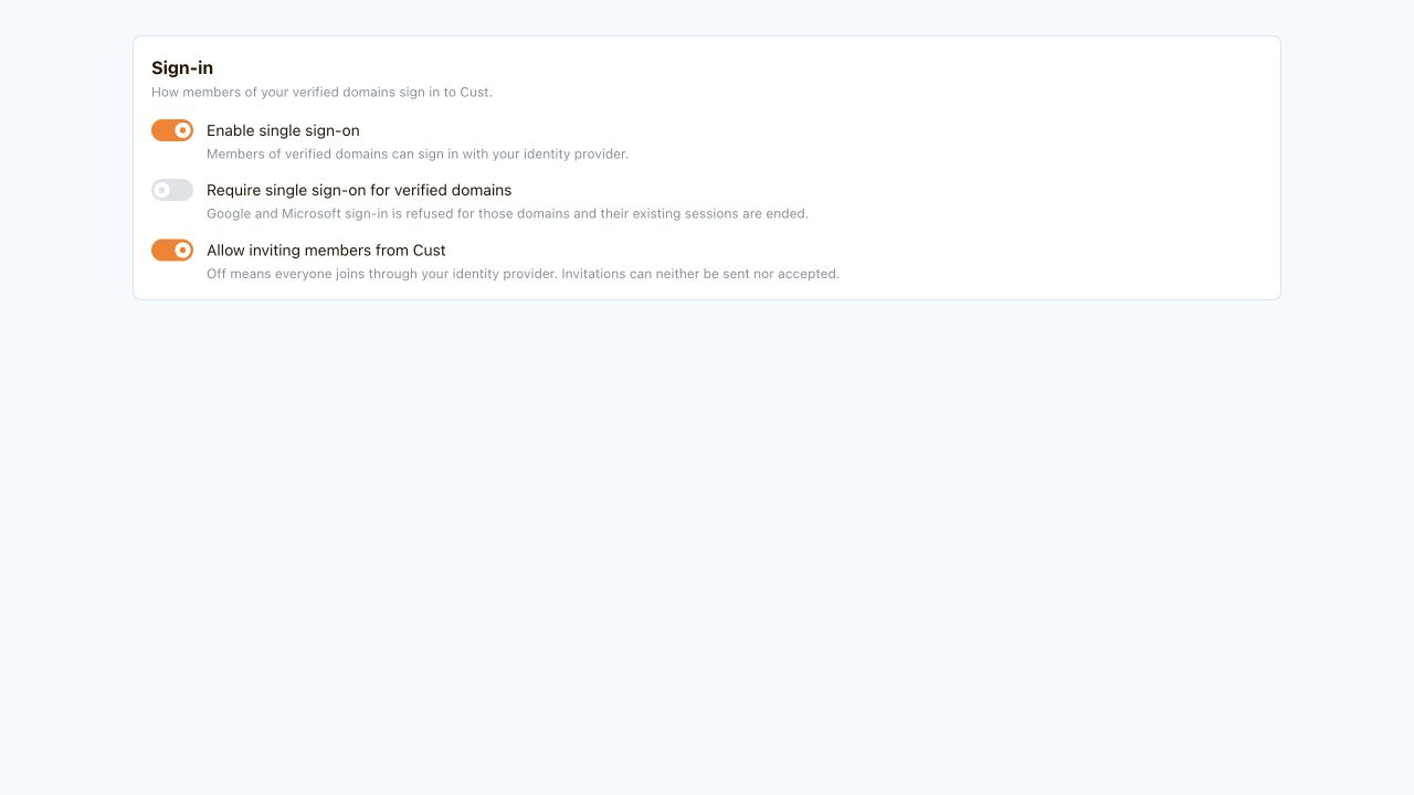 Cust Sign-in settings with single sign-on enabled, required SSO turned off, and invitations allowed.